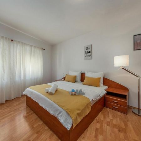 Tia Rijeka Exterior foto