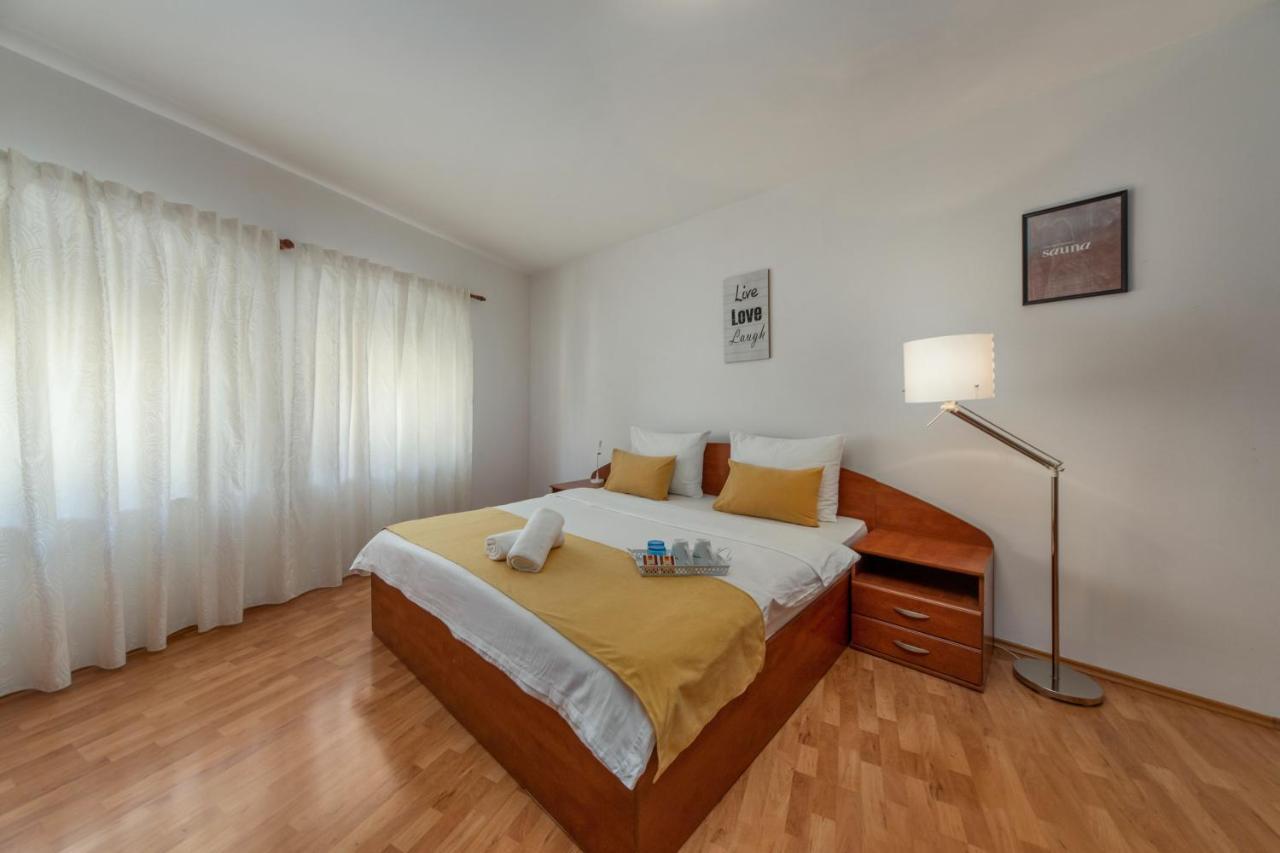 Tia Rijeka Exterior foto